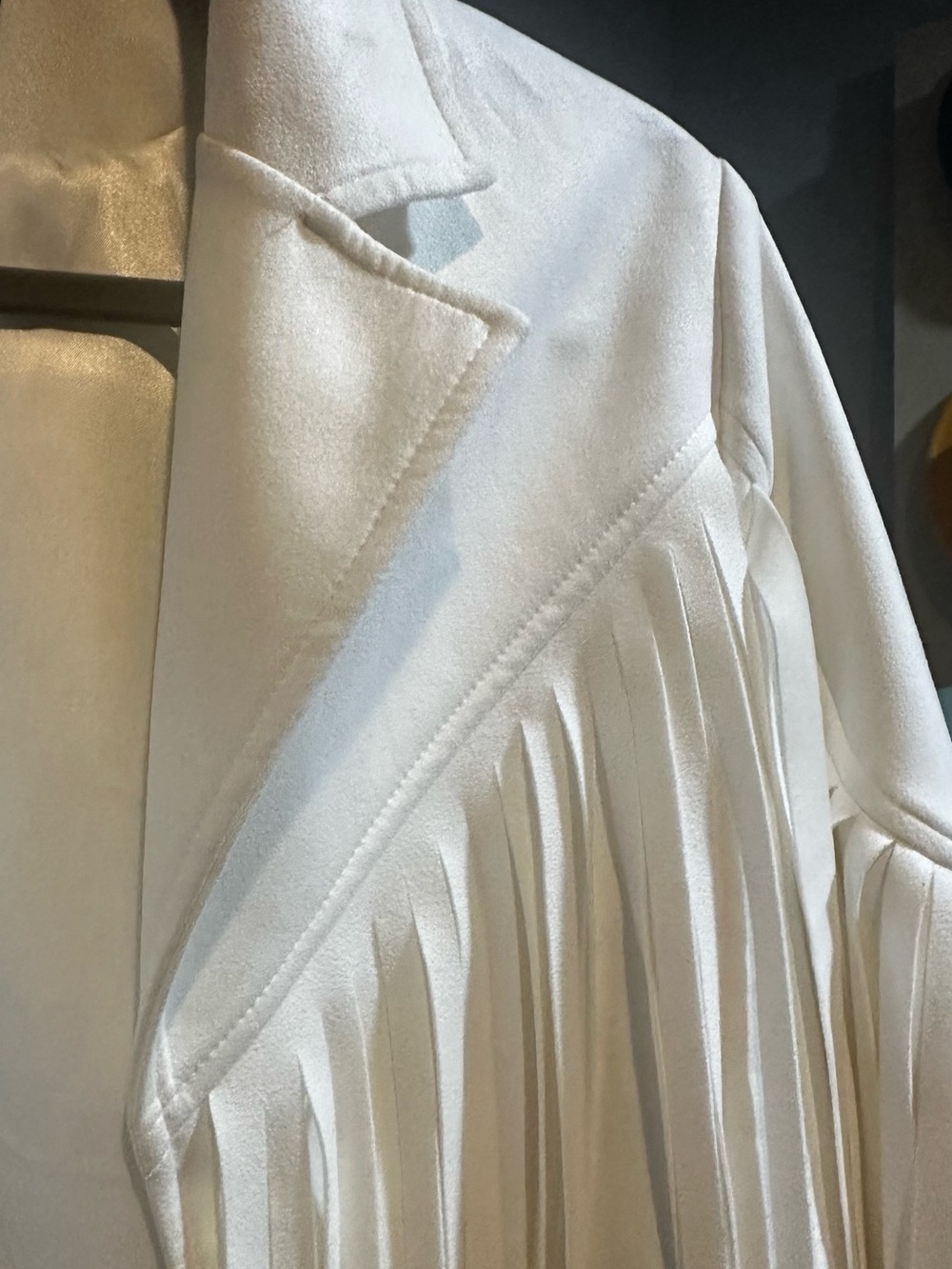 Cream Fringe engraved Jacket with Turquoise Studs and Blue Sunflower Detail - Picture 4 of 6